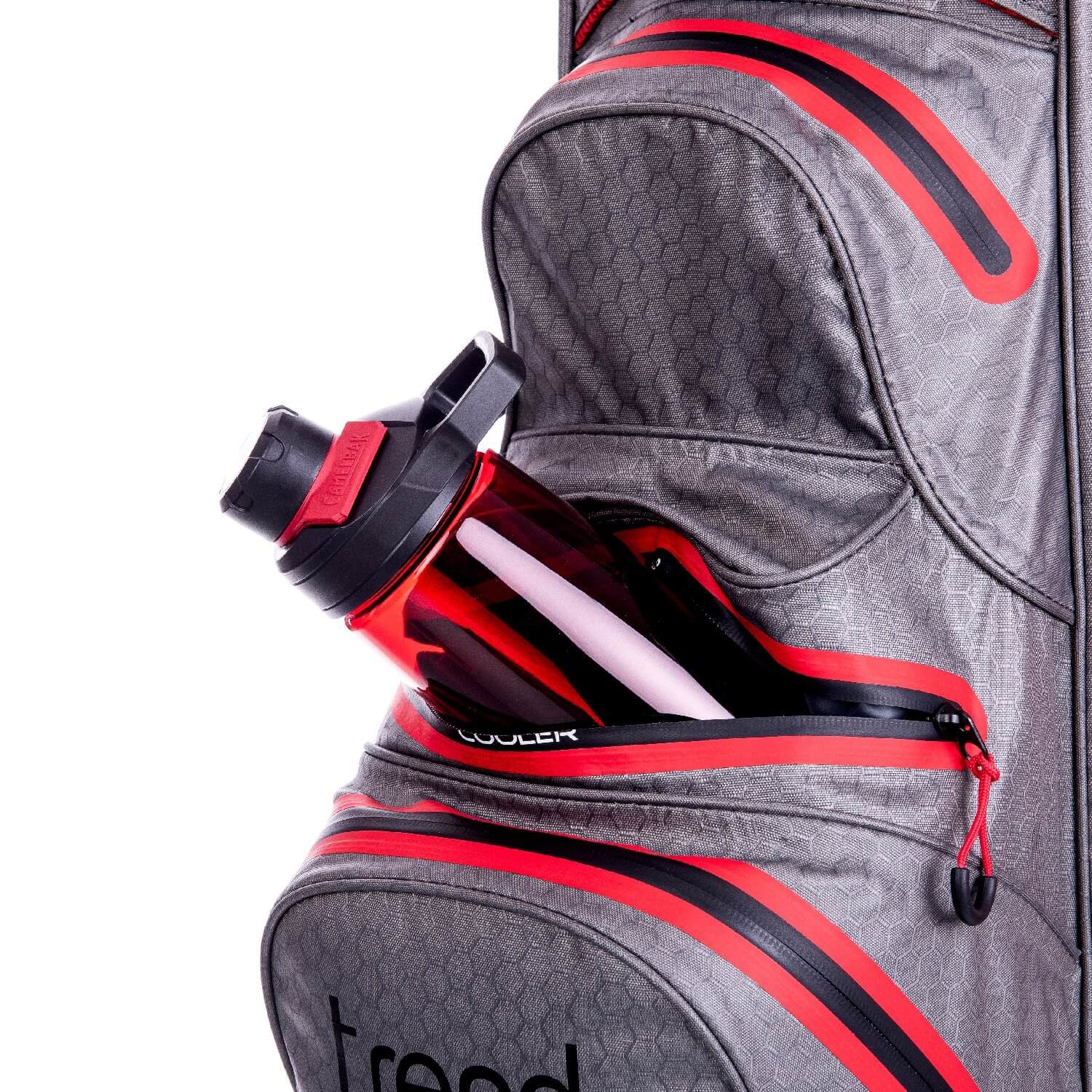 Die rote trendGOLF  Golfbag vor weißem Hintergrund mit Focus auf den Getränkehalter